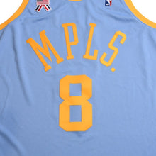 画像をギャラリービューアに読み込む, 新品同様 Mitchell&amp;Ness ミッチェルアンドネス オーセンティックユニフォーム ロサンゼルスレイカーズ コービーブライアント 背番号8 2001-02 MPLS 星条旗リボン 2XLサイズ 中古 4a002261