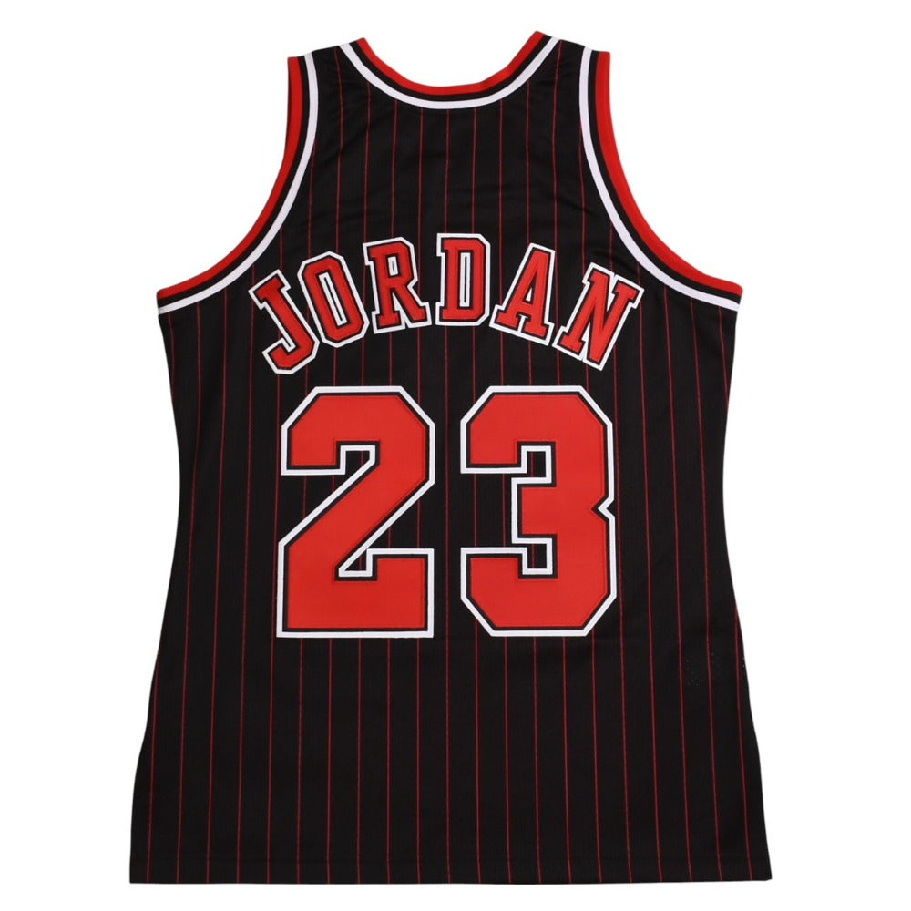 新品同様 Mitchell & Ness ミッチェル&ネス シカゴ ブルズ ゲームジャージ サイズ40(M) マイケル ジョーダン 1996-97 ストライプ 中古 4a002271