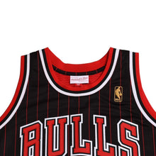 画像をギャラリービューアに読み込む, 新品同様 Mitchell &amp; Ness ミッチェル&amp;ネス シカゴ ブルズ ゲームジャージ サイズ40(M) マイケル ジョーダン 1996-97 ストライプ 中古 4a002271