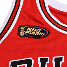 画像をギャラリービューアに読み込む, 新品同様 Mitchell &amp; Ness ミッチェル&amp;ネス シカゴ ブルズ ゲームジャージ サイズ44(L) デニス ロッドマン 1997-98 NBA Finals 中古 4a002290