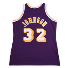 画像をギャラリービューアに読み込む, 新品同様品 Mitchell&amp;Ness ミッチェルアンドネス ロサンゼルスレイカーズ マジックジョンソン 1984−85 シーズンロード用 スウィングマンジャージ サイズL パープル イエロー 中古 4a002282