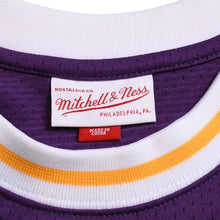 画像をギャラリービューアに読み込む, 新品同様品 Mitchell&amp;Ness ミッチェルアンドネス ロサンゼルスレイカーズ マジックジョンソン 1984−85 シーズンロード用 スウィングマンジャージ サイズL パープル イエロー 中古 4a002282