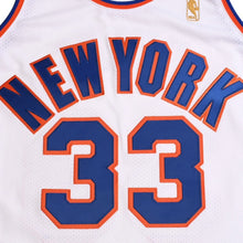 Load image into Gallery viewer, 新品同様 Mitchell &amp; Ness ミッチェル&amp;ネス ニューヨーク ニックス ゲームジャージ サイズ52(2XL) パトリック ユーイング 1985-86 中古 4a002308