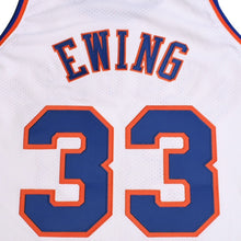 Load image into Gallery viewer, 新品同様 Mitchell &amp; Ness ミッチェル&amp;ネス ニューヨーク ニックス ゲームジャージ サイズ52(2XL) パトリック ユーイング 1985-86 中古 4a002308