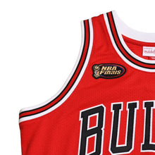 画像をギャラリービューアに読み込む, 極美品 Mitchell &amp; Ness ミッチェル&amp;ネス シカゴ ブルズ ゲームジャージ サイズ40(M) マイケル ジョーダン 1997-98 NBA Finals 中古 4a002300