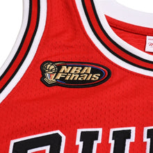 画像をギャラリービューアに読み込む, 極美品 Mitchell &amp; Ness ミッチェル&amp;ネス シカゴ ブルズ ゲームジャージ サイズ40(M) マイケル ジョーダン 1997-98 NBA Finals 中古 4a002300