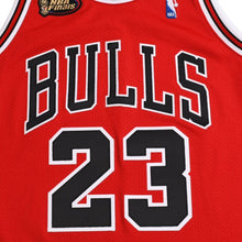 画像をギャラリービューアに読み込む, 極美品 Mitchell &amp; Ness ミッチェル&amp;ネス シカゴ ブルズ ゲームジャージ サイズ40(M) マイケル ジョーダン 1997-98 NBA Finals 中古 4a002300