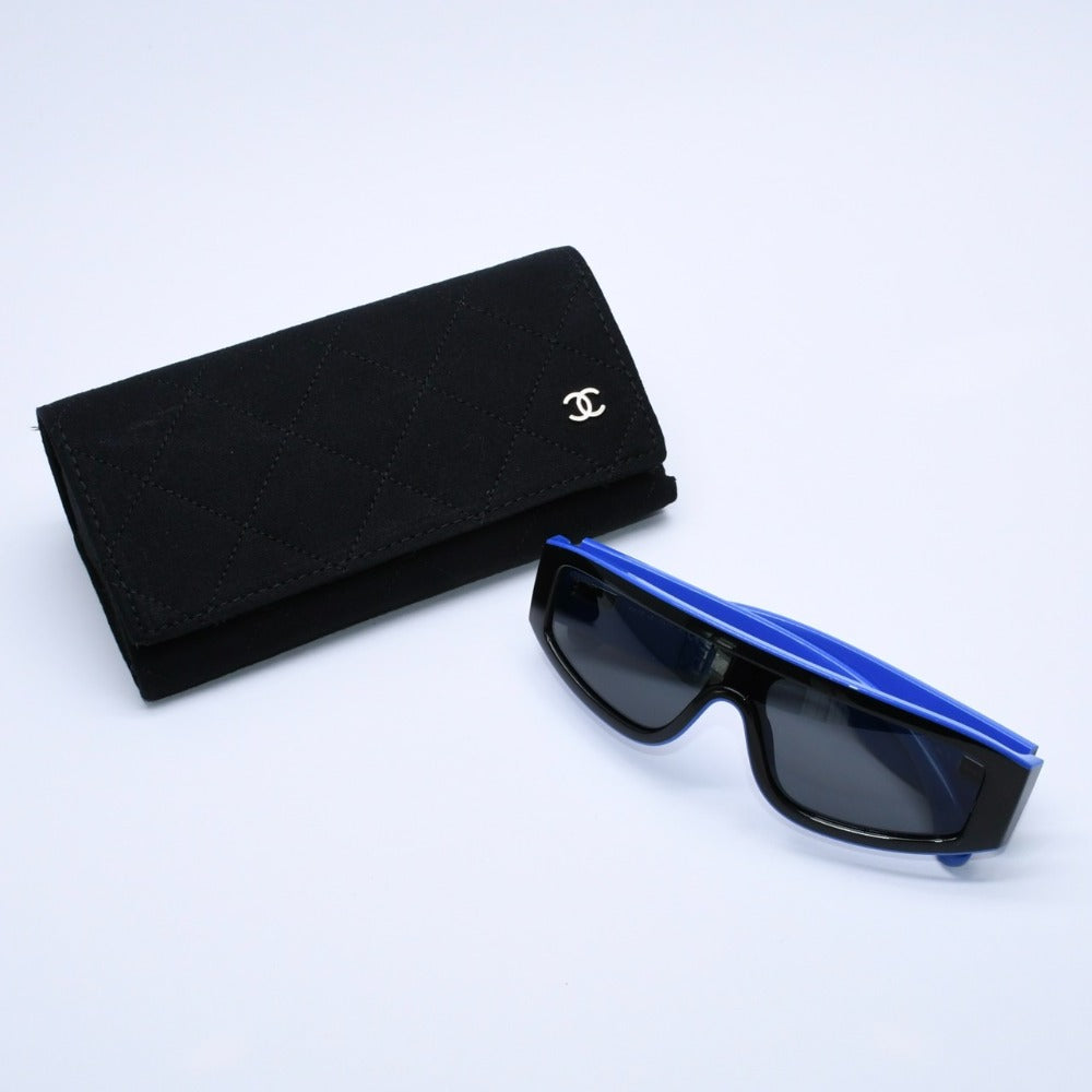 極美品 CHANEL シャネル サングラス アイウェア 6057 c.1768/S4 サイズ140 ココマーク ブラック ブルー 中古 4a003385