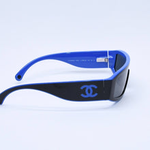 画像をギャラリービューアに読み込む, 極美品 CHANEL シャネル サングラス アイウェア 6057 c.1768/S4 サイズ140 ココマーク ブラック ブルー 中古 4a003385