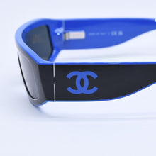 画像をギャラリービューアに読み込む, 極美品 CHANEL シャネル サングラス アイウェア 6057 c.1768/S4 サイズ140 ココマーク ブラック ブルー 中古 4a003385