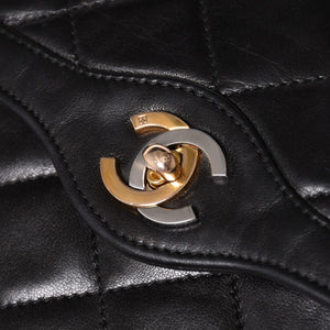 CHANEL シャネル マトラッセ Wフラップ Wチェーンショルダーバッグ A2800 3番台 パリ限定 ココマーク ラムスキン ブラック 美品 中古 4a003458