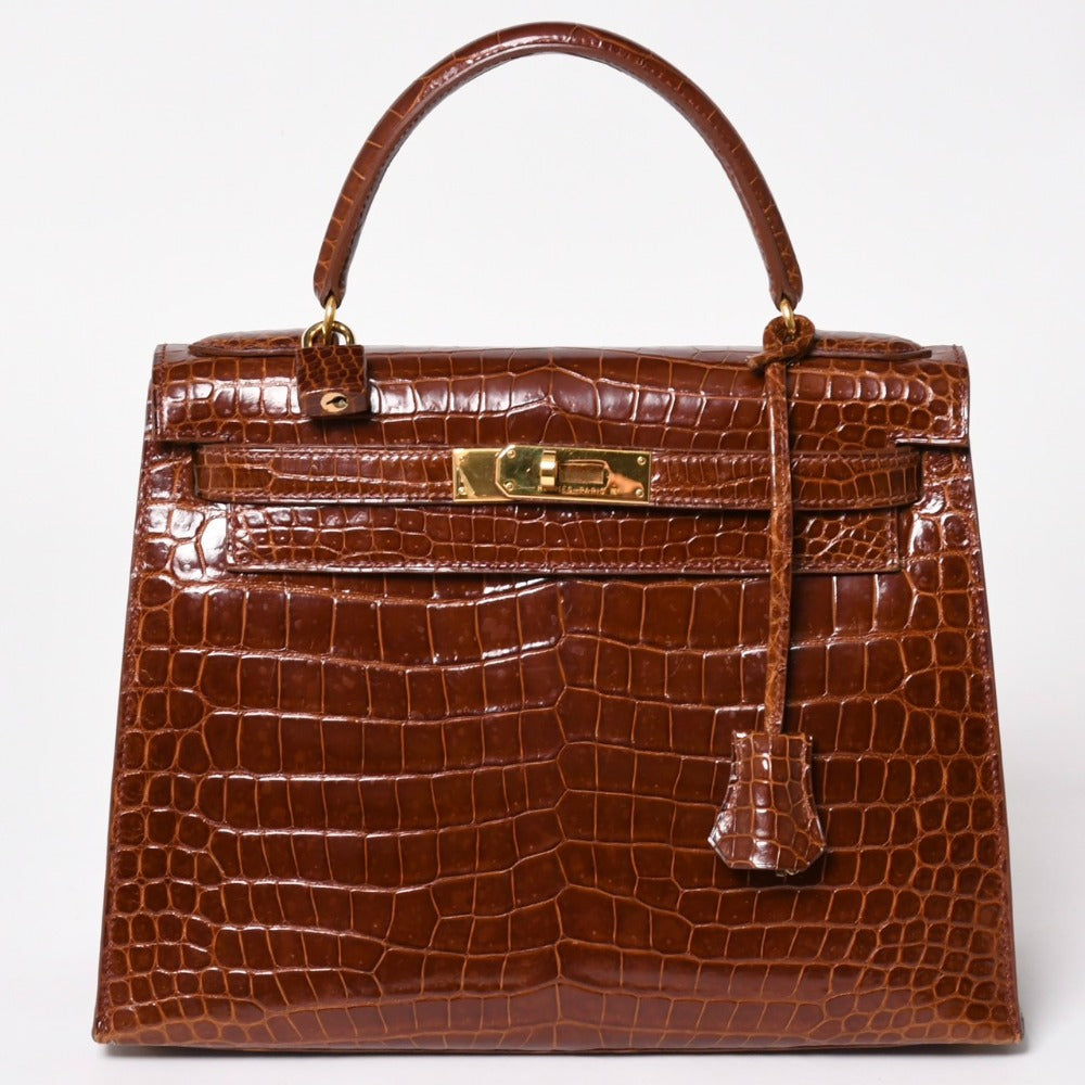 Like new HERMES Kelly 28, external stitching, Miel Porosus leather. ◻B stamp, gold hardware, handbag, pre-owned, item number 4a003498
