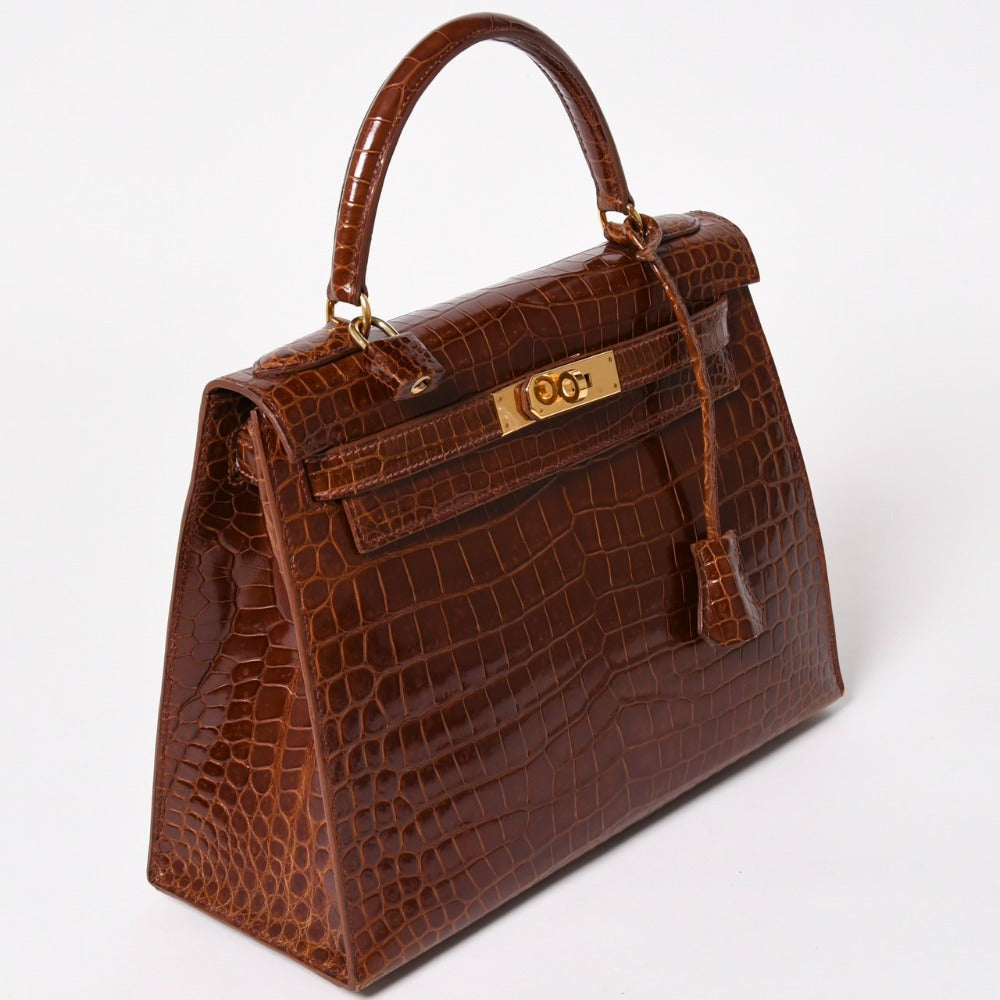 Like new HERMES Kelly 28, external stitching, Miel Porosus leather. ◻B stamp, gold hardware, handbag, pre-owned, item number 4a003498