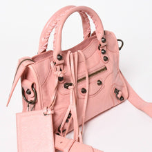 画像をギャラリービューアに読み込む, 極美品 BALENCIAGA バレンシアガ ハンドバッグ Classic Mini City Bag クラシック ミニ シティ ピンク レザー 300295 中古 4a003483