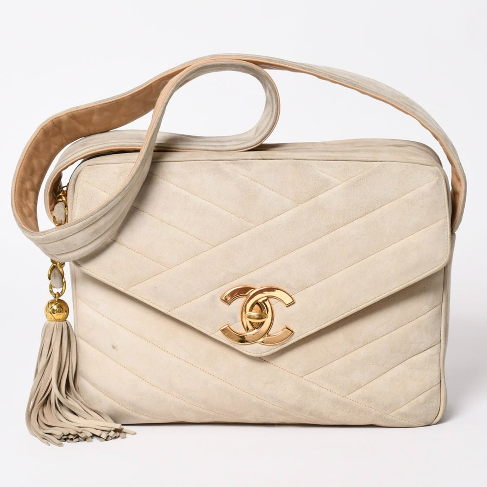 CHANEL シャネル ココマークスエードタッセルショルダーバッグ 3番台 シェブロン バイアステッチ スエードレザー ココマーク ゴールド金具 美品 中古 4a003499