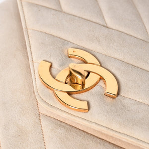 CHANEL シャネル ココマークスエードタッセルショルダーバッグ 3番台 シェブロン バイアステッチ スエードレザー ココマーク ゴールド金具 美品 中古 4a003499