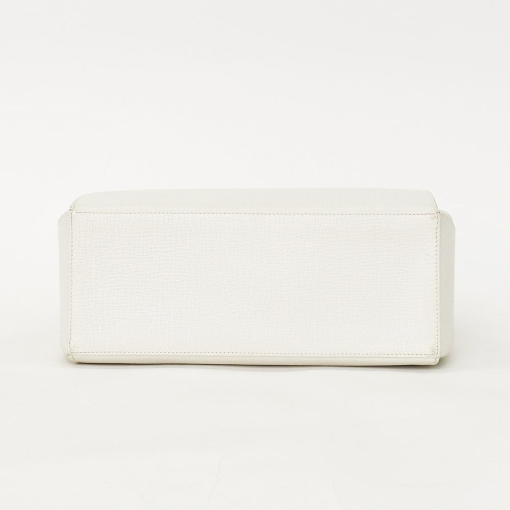 LOEWE leather shoulder bag one shoulder bag semi-shoulder calfskin musical note metal hardware white flap good condition used 4a003524