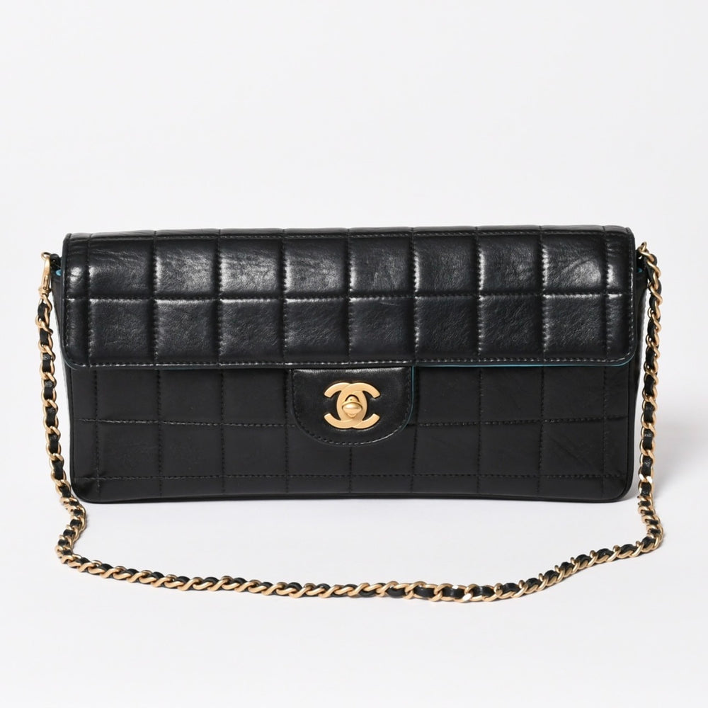 CHANEL シャネル East West イーストウエスト チョコバー チェーンショルダーバッグ 6番台 ココマーク ラムスキン ブラック 美品 中古 4a003536