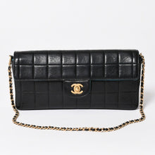 画像をギャラリービューアに読み込む, CHANEL シャネル East West イーストウエスト チョコバー チェーンショルダーバッグ 6番台 ココマーク ラムスキン ブラック 美品 中古 4a003536