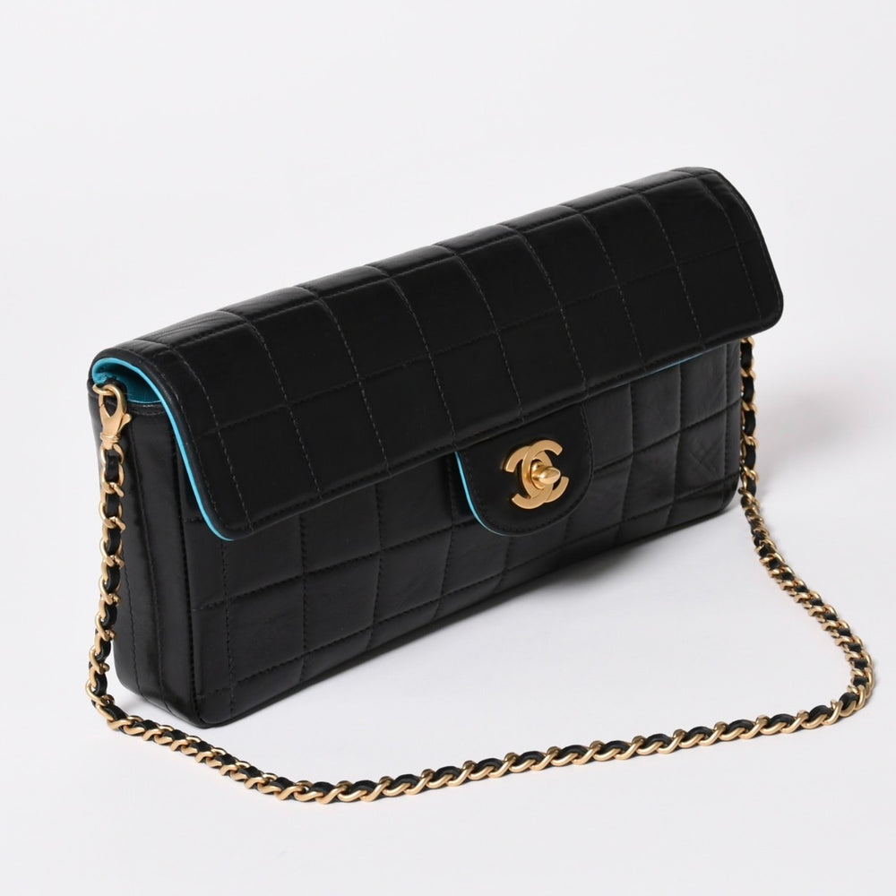 CHANEL シャネル East West イーストウエスト チョコバー チェーンショルダーバッグ 6番台 ココマーク ラムスキン ブラック 美品 中古 4a003536