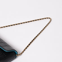 画像をギャラリービューアに読み込む, CHANEL シャネル East West イーストウエスト チョコバー チェーンショルダーバッグ 6番台 ココマーク ラムスキン ブラック 美品 中古 4a003536