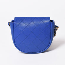 画像をギャラリービューアに読み込む, CHANEL シャネル ハーフムーン チェーンショルダーバッグ 26番台 ココマーク カーフスキン ブルー ゴールド金具 美品 中古 4a003510