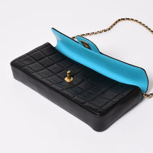 画像をギャラリービューアに読み込む, CHANEL シャネル East West イーストウエスト チョコバー チェーンショルダーバッグ 6番台 ココマーク ラムスキン ブラック 美品 中古 4a003536