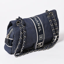 画像をギャラリービューアに読み込む, 極美品 CHANEL シャネル スポーツライン メッシュチェーンショルダーバッグ ファブリック ココマーク CCターンロック ネイビー 9番台 中古 4a003493
