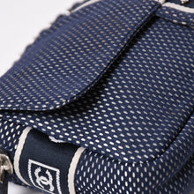 画像をギャラリービューアに読み込む, 極美品 CHANEL シャネル スポーツライン メッシュチェーンショルダーバッグ ファブリック ココマーク CCターンロック ネイビー 9番台 中古 4a003493