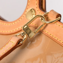 画像をギャラリービューアに読み込む, 極美品 LOUIS VUITTON ルイヴィトン ロクスバリー ドライブ 2WAYバッグ M91372 モノグラム ヴェルニ ベージュ ゴールド金具 中古 4a003473