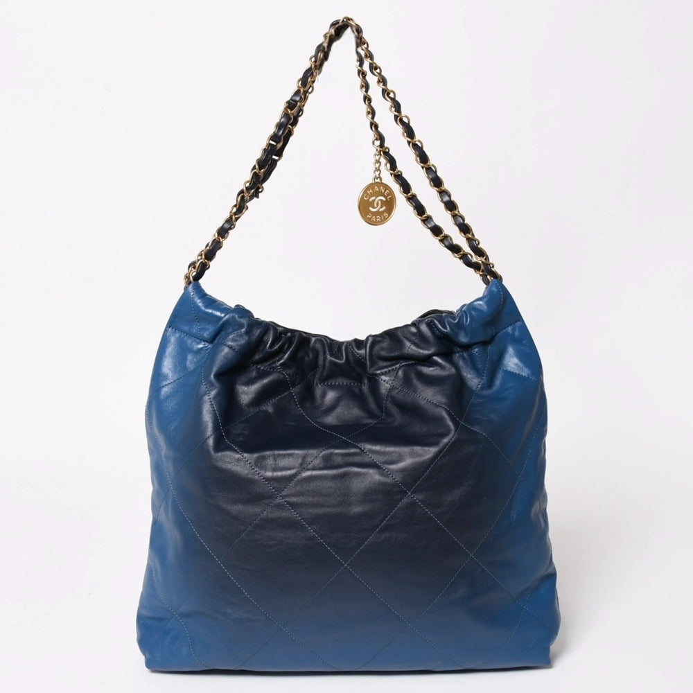 極美品 CHANEL シャネル 22 ハンドバッグ ショルダーバッグ ランダム番台 シャイニーカーフスキン ブルー グラデーション 中古 4a003527