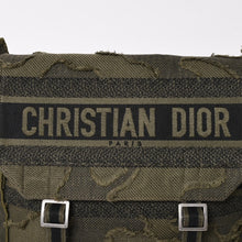 Load image into Gallery viewer, 極美品 Christian Dior クリスチャンディオール キャンプ ショルダーバッグ カーキ カモフラージュ キャンバス 50-MA-0210 中古 4a003521