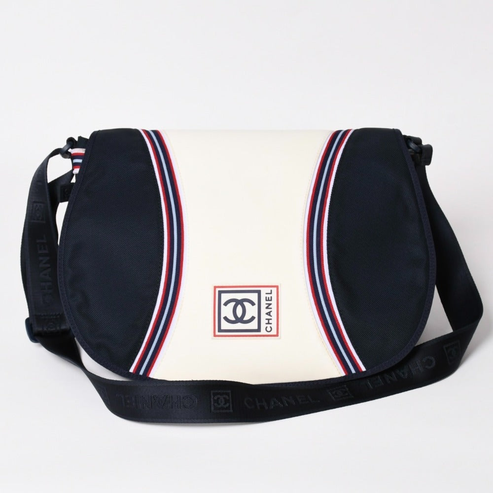 極美品 CHANEL シャネル スポーツライン ショルダーバッグ A31243 10番台 ココマーク ネイビー アイボリー シルバー金具 中古 4a003492