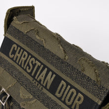 Load image into Gallery viewer, 極美品 Christian Dior クリスチャンディオール キャンプ ショルダーバッグ カーキ カモフラージュ キャンバス 50-MA-0210 中古 4a003521