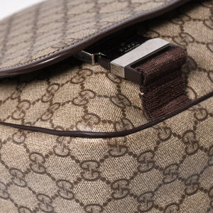 Very Good Condition GUCCI GG Supreme Canvas Messenger Shoulder Bag Silver Hardware 223661 Used 4a003529