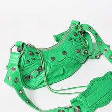 画像をギャラリービューアに読み込む, 極美品 BALENCIAGA バレンシアガ ショルダーバッグ 671309 ル カゴールXS グリーン レザー アンティークシルバー金具 中古 4a003537