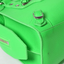 Load image into Gallery viewer, 極美品 BALENCIAGA バレンシアガ Mini Neo Classic City Shoulder Bag/FF20749/WS20749 ショルダーバッグ グリーン シルバー金具 638524 中古 4a003484