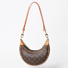 画像をギャラリービューアに読み込む, 極美品 LOUIS VUITTON ルイヴィトン モノグラム キャンバス M81098 ループバッグ 三日月型 ゴールド金具 中古 4a003441