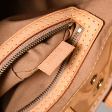Load image into Gallery viewer, 極美品 LOUIS VUITTON ルイヴィトン Tote Bag トートバッグ ゴールド金具 ヴェルニ M91334 ベージュ 中古 4a003546