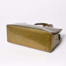 Load image into Gallery viewer, LOUIS VUITTON ルイヴィトン ウィルシャーPM ハンドバッグ M91627 ブラウン エナメル モノグラムヴェルニ 美品 中古 4a003542