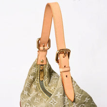 Load image into Gallery viewer, 極美品 LOUIS VUITTON ルイヴィトン モノグラムデニム バギーGM M95211 グリーン ゴールド金具 ヌメ革 中古 4a003208
