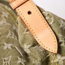 Load image into Gallery viewer, 極美品 LOUIS VUITTON ルイヴィトン モノグラムデニム バギーGM M95211 グリーン ゴールド金具 ヌメ革 中古 4a003208