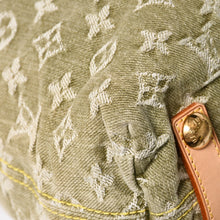 Load image into Gallery viewer, 極美品 LOUIS VUITTON ルイヴィトン モノグラムデニム バギーGM M95211 グリーン ゴールド金具 ヌメ革 中古 4a003208