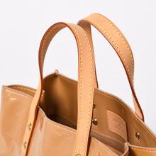 Load image into Gallery viewer, 極美品 LOUIS VUITTON ルイヴィトン Tote Bag トートバッグ ゴールド金具 ヴェルニ M91334 ベージュ 中古 4a003546