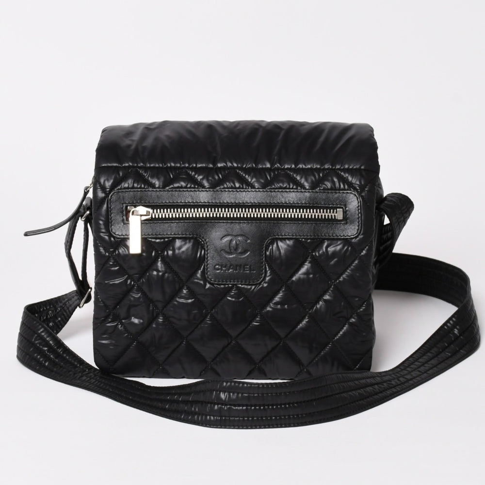 極美品 CHANEL シャネル コココクーン ショルダーバッグ 17番台 ナイロン ブラック シルバー金具 中古 4a003532