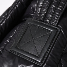 Load image into Gallery viewer, 極美品 CHANEL シャネル コココクーン ショルダーバッグ 17番台 ナイロン ブラック シルバー金具 中古 4a003532