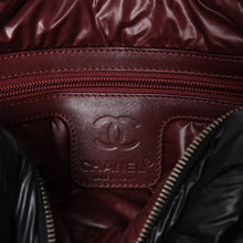 Load image into Gallery viewer, 極美品 CHANEL シャネル コココクーン ショルダーバッグ 17番台 ナイロン ブラック シルバー金具 中古 4a003532