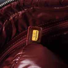 Load image into Gallery viewer, 極美品 CHANEL シャネル コココクーン ショルダーバッグ 17番台 ナイロン ブラック シルバー金具 中古 4a003532