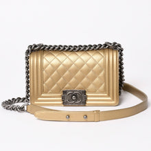 Load image into Gallery viewer, 新品同様 CHANEL シャネル ボーイシャネル ショルダーバッグ 25番台 キャビアスキン メタル ゴールド マッドブラック金具 中古 4a003490
