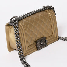 Load image into Gallery viewer, 新品同様 CHANEL シャネル ボーイシャネル ショルダーバッグ 25番台 キャビアスキン メタル ゴールド マッドブラック金具 中古 4a003490